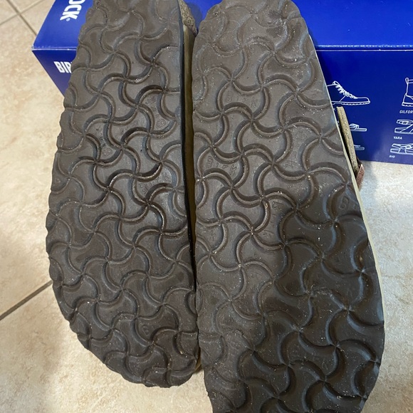 Women’s Boston Birkenstock 6.5 Narrow - Picture 4 of 6